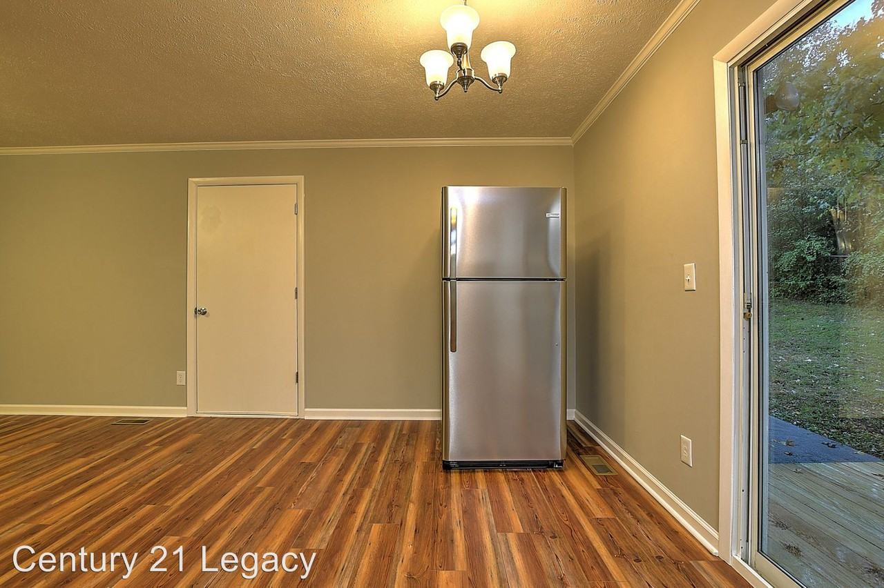 1009 Idlewylde Circle - Photo 3 of 26