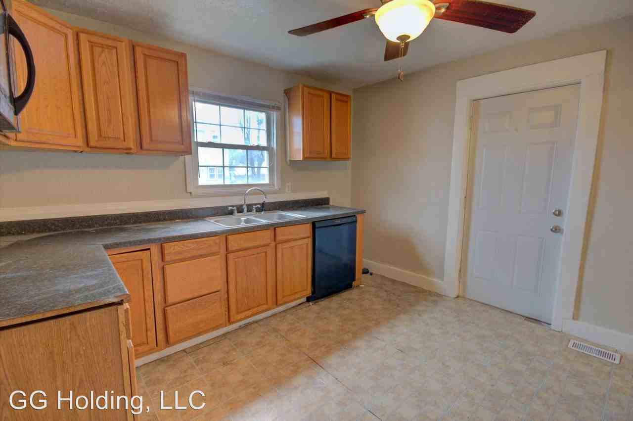 1236 W. 7th St. - Photo 2 of 24