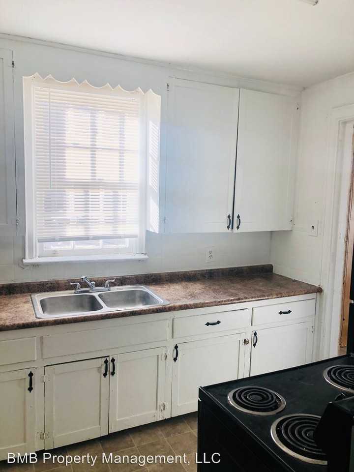 2301 E Fifth Street - Photo 3 of 8