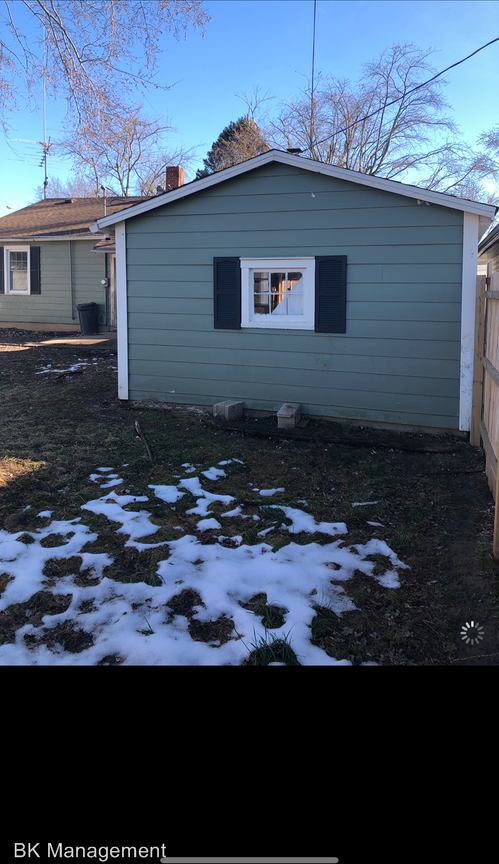 502 Voorhees St - Photo 3 of 3