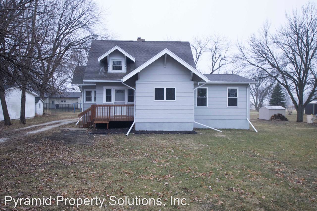 526 E Oak St - Photo 2 of 19
