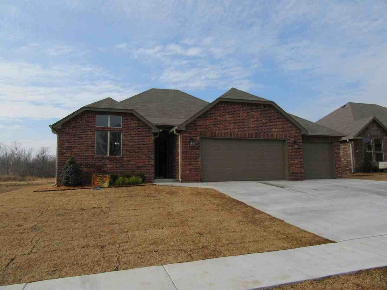 1121 S Catalina Dr - Photo 2 of 21