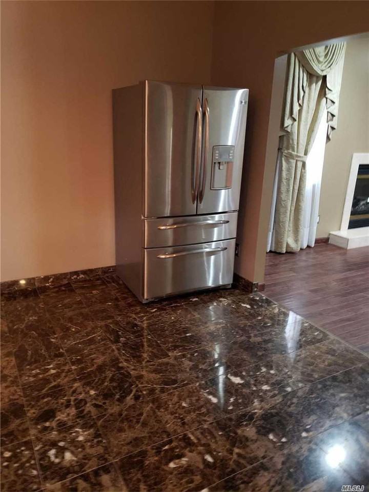 972 N Fletcher Ave - Photo 3 of 7