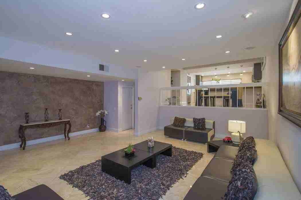 6205 1/2 1/2 Nita Avenue - Photo 3 of 10