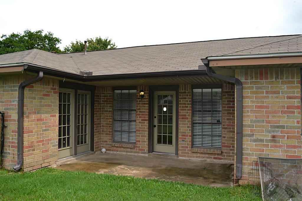 18735 Shannon Glen Lane - Photo 3 of 19