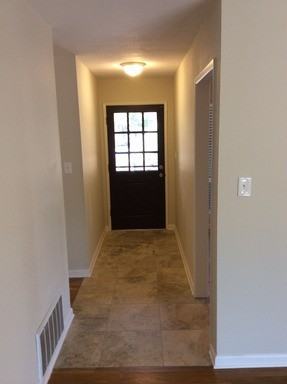 2452 Nightingale Dr - Photo 2 of 18