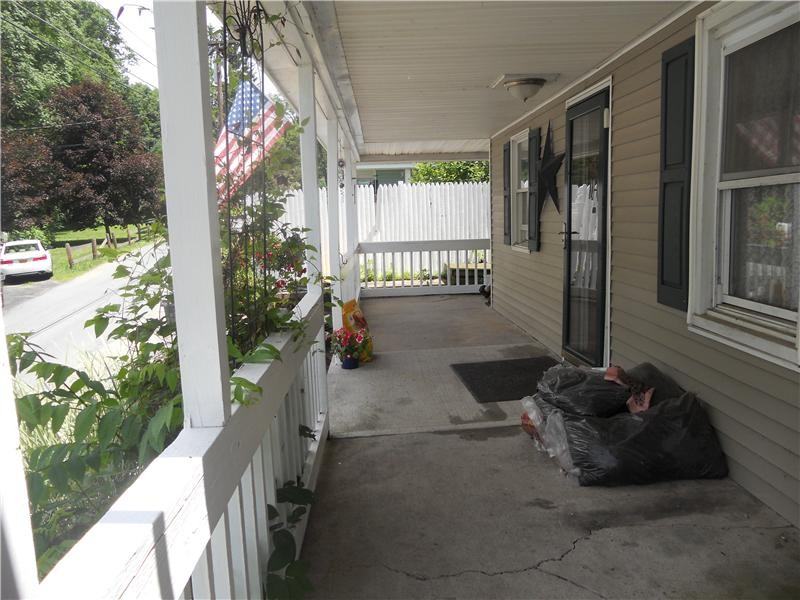 8 Upper Brook Rd - Photo 2 of 26