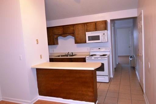 314 Pleasant St - Photo 2 of 4