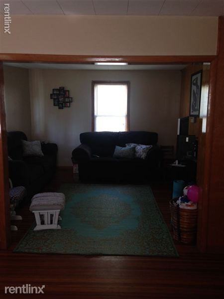 24 Roosevelt Ave-OPEN HOUSE SATURDAY 9/27/14 2-4PM - Photo 2 of 5