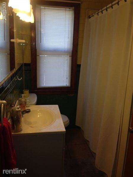 24 Roosevelt Ave-OPEN HOUSE SATURDAY 9/27/14 2-4PM - Photo 3 of 5