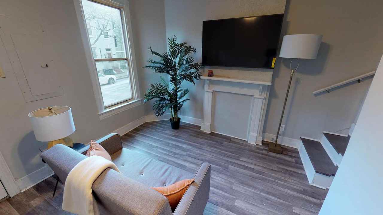 Modern Columbia Heights home minutes from Green and Yellow