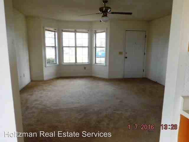 725 Whit Frasier Road - Photo 2 of 18