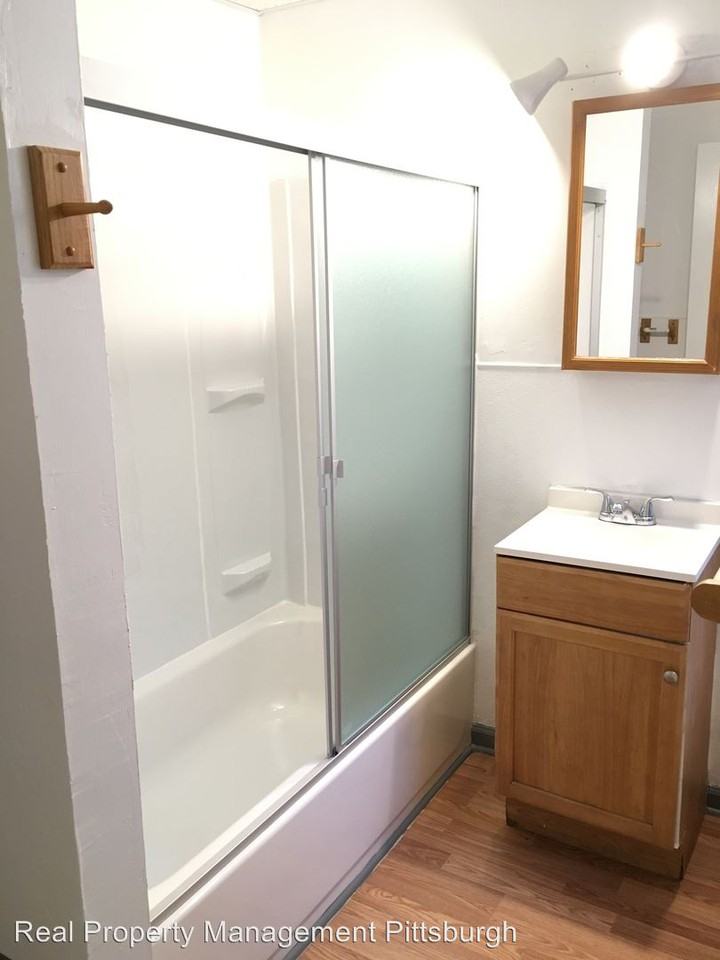 42 Van Braam St - Photo 3 of 11