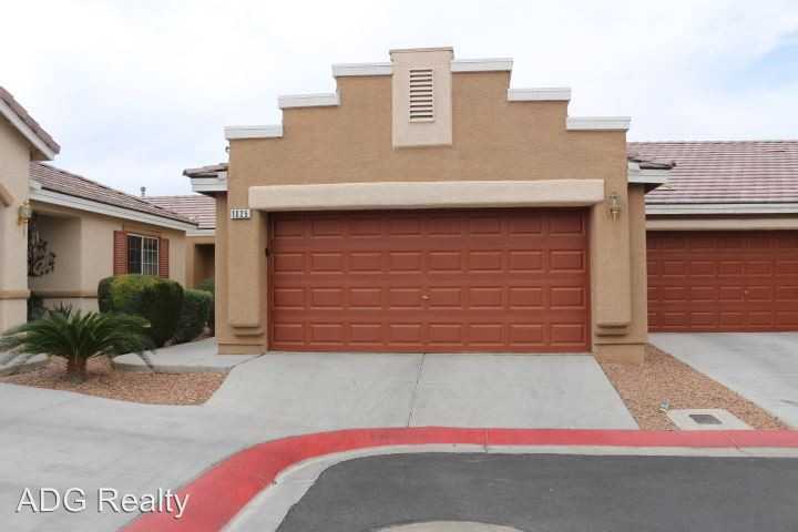 1025 Chestnut Bay Ave - Photo 2 of 18