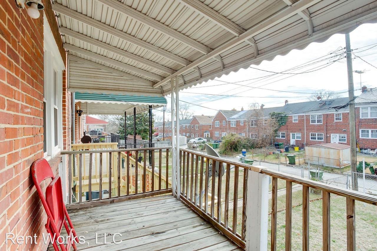 1649 Northbourne Rd - Photo 2 of 33