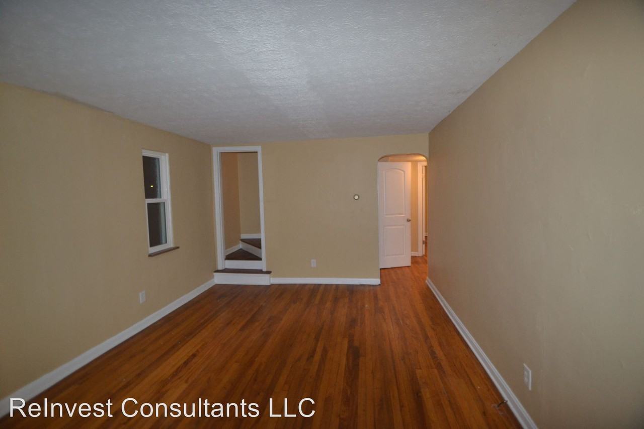 1286 Prospect Pl - Photo 3 of 14