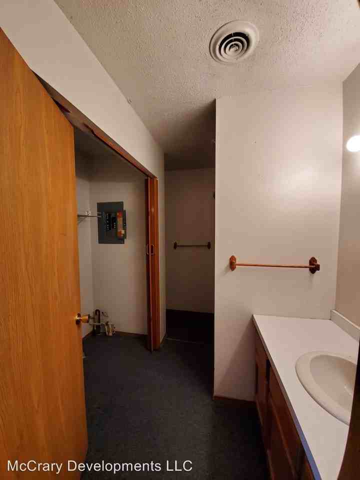 2110 Melanie Ln - Photo 3 of 7