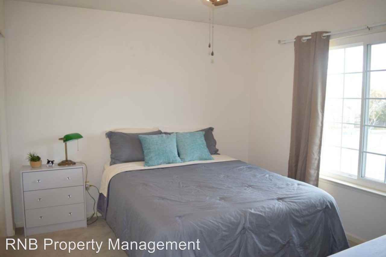 204 Peach Leaf Way - Photo 3 of 20