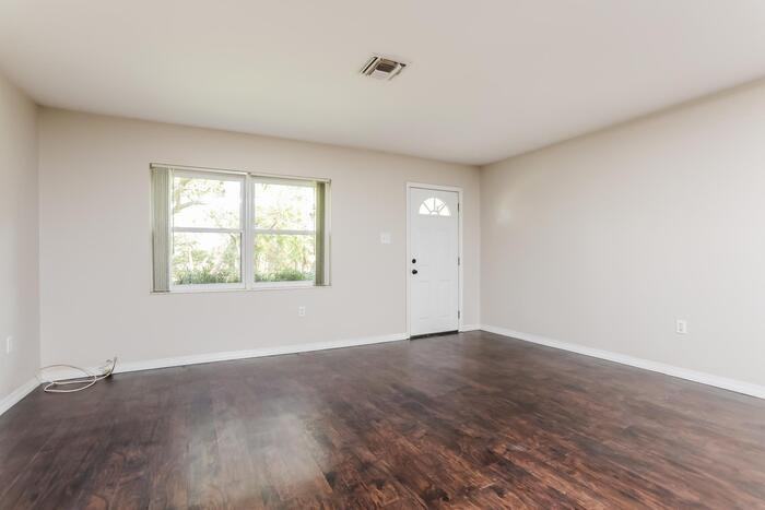 31846 Hall Drive - Photo 2 of 15