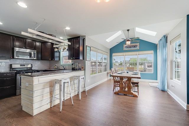 717 Maplewood - Photo 3 of 18