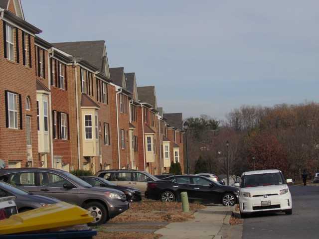 8200 Dellwood Ct - Photo 3 of 25