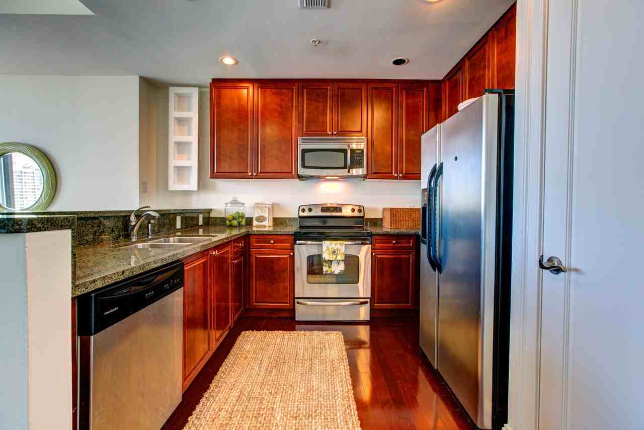 301 Virginia St #1102 - Photo 3 of 23