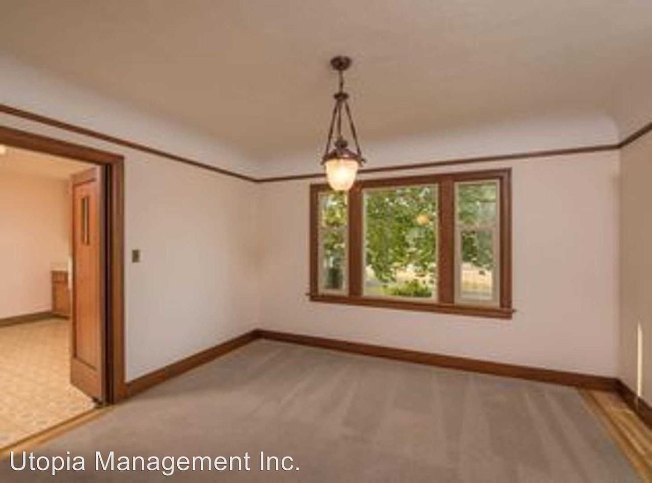 2606 Cornwall Ave - Photo 3 of 10