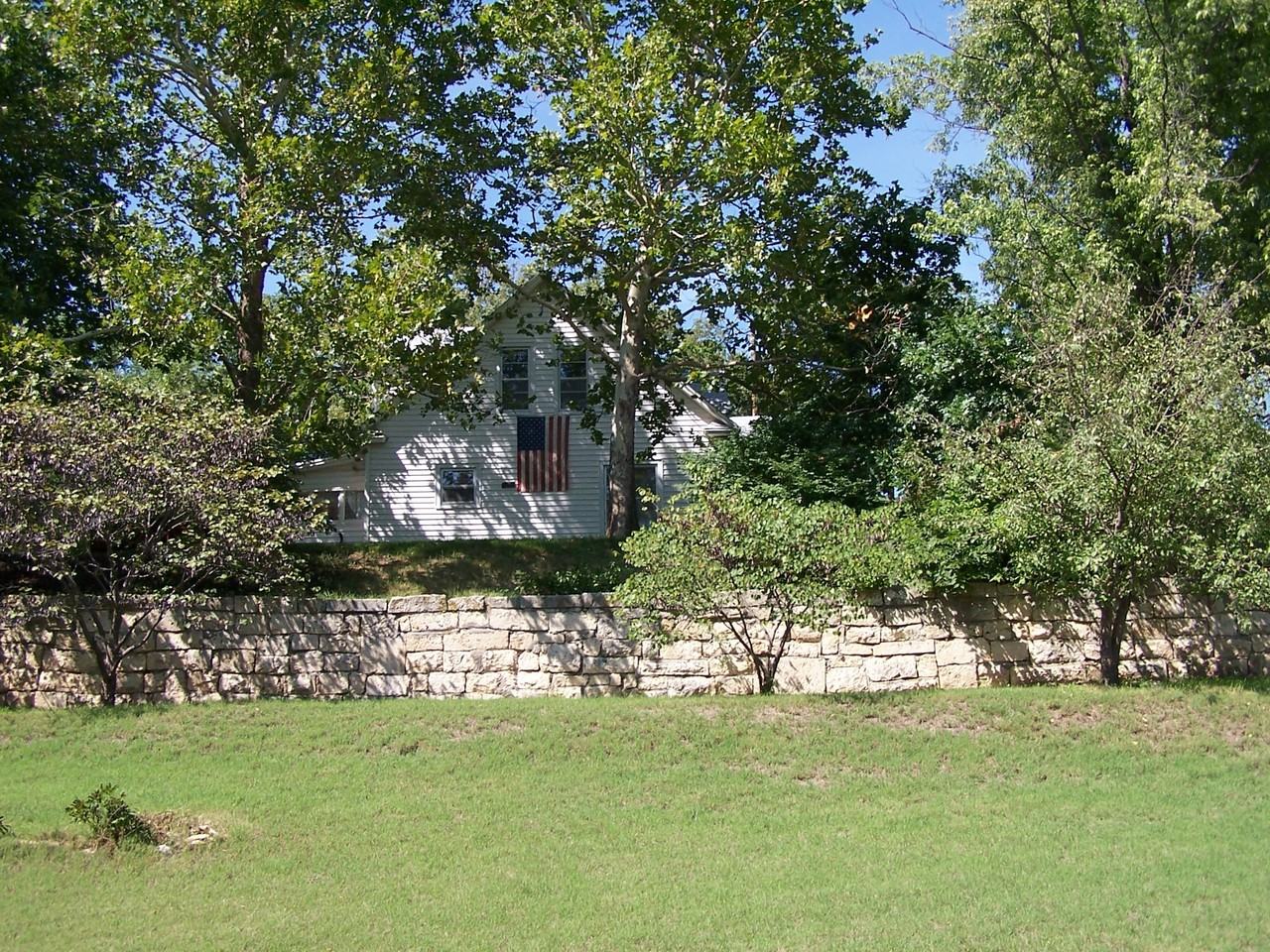615 Birch St - Photo 3 of 17