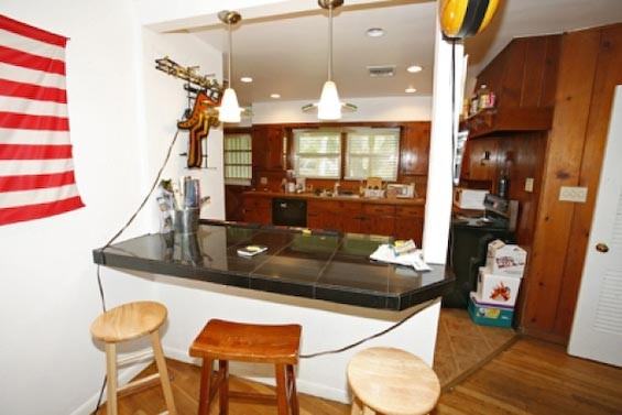 3412 Happy Hollow Ln - Photo 2 of 9