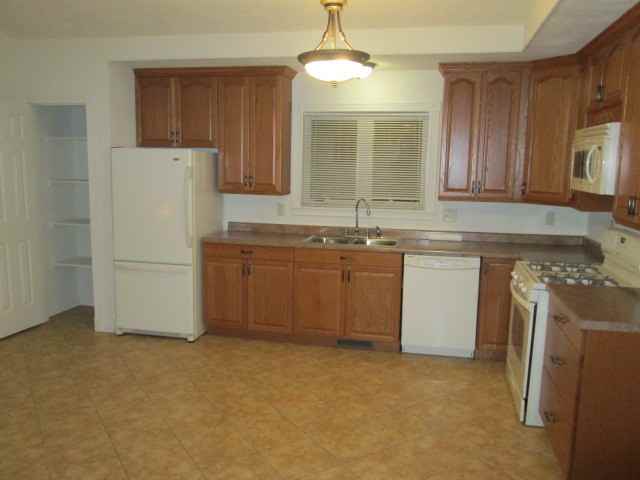 N6753 Clubhouse Dr - Photo 2 of 11