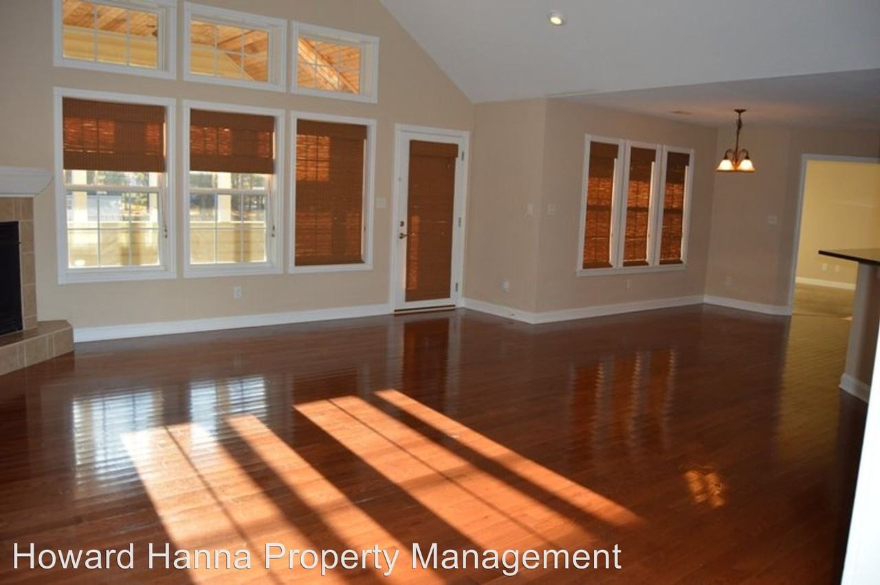 102 Applewood Drive - Photo 3 of 19