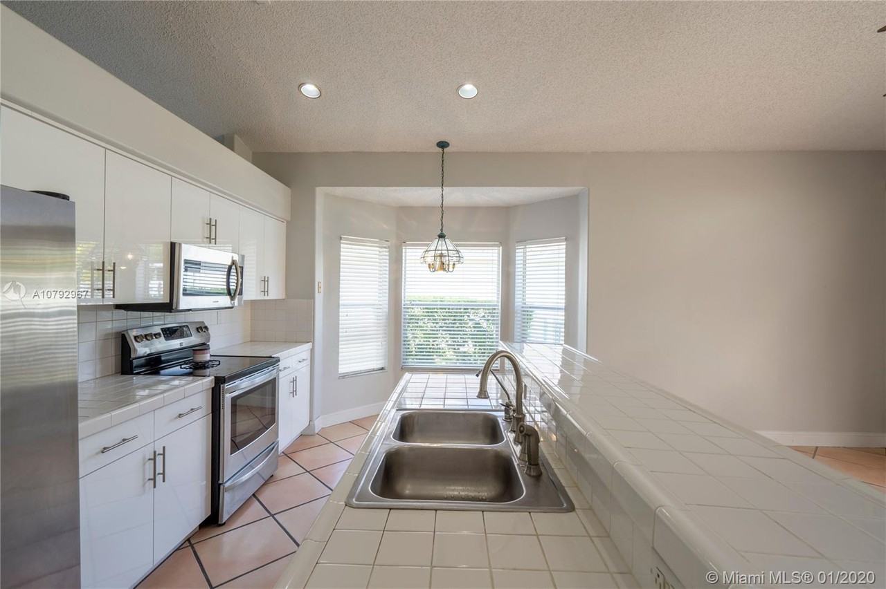 2487 Northwest 187th Avenue - Photo 2 of 10