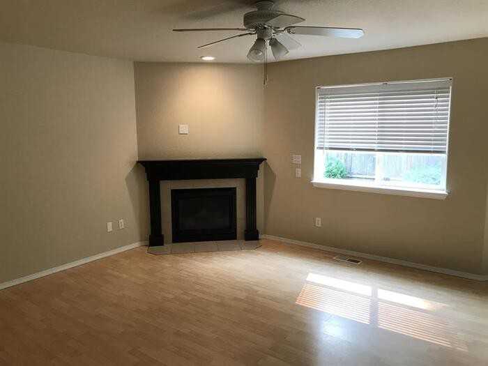 1827 Yew Avenue Northeast - Photo 3 of 12