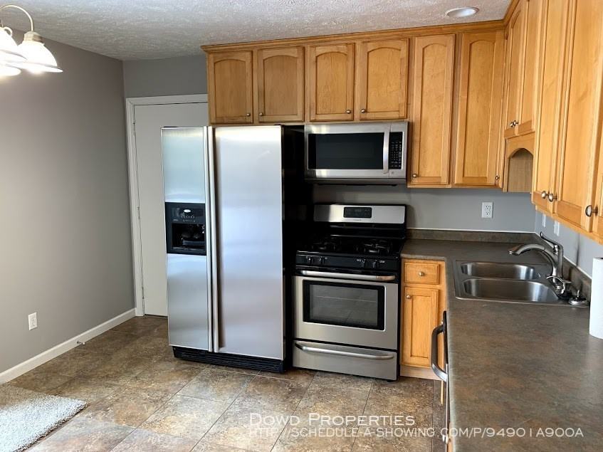 1522 N Hershey Rd - Photo 3 of 9