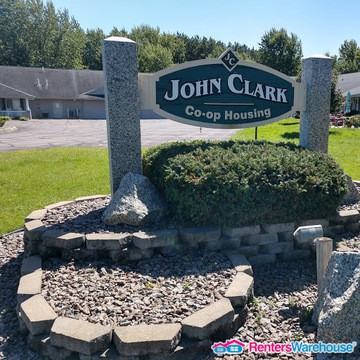 241 Broadway St West - Photo 3 of 11