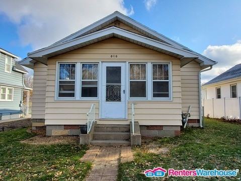 818 Mckinley Pl S - Photo 2 of 20