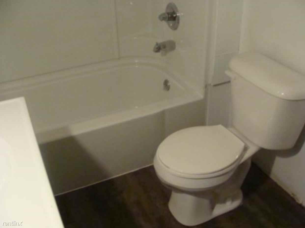 2310 Jerome St - Photo 3 of 7