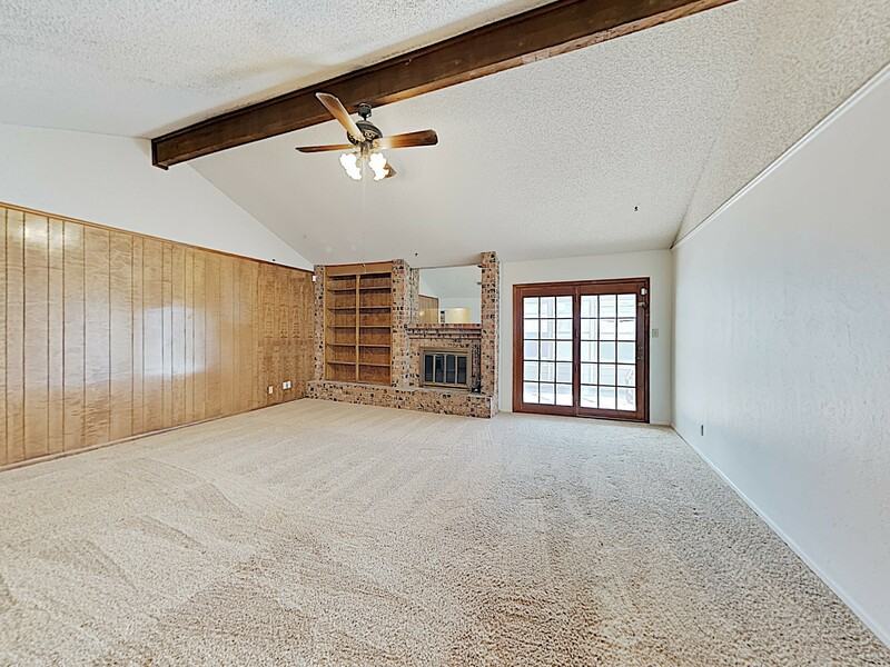 7048 Woodmoor Rd - Photo 2 of 16