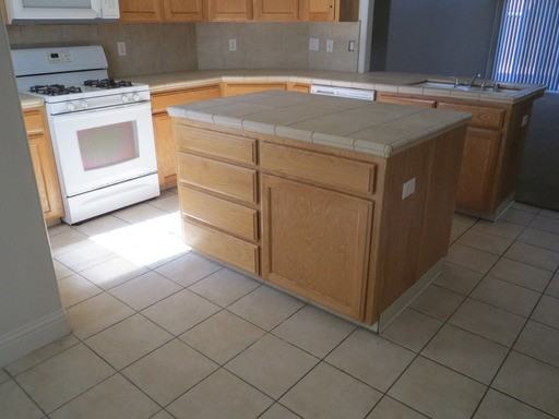 2486 S Villa Ave - Photo 2 of 11