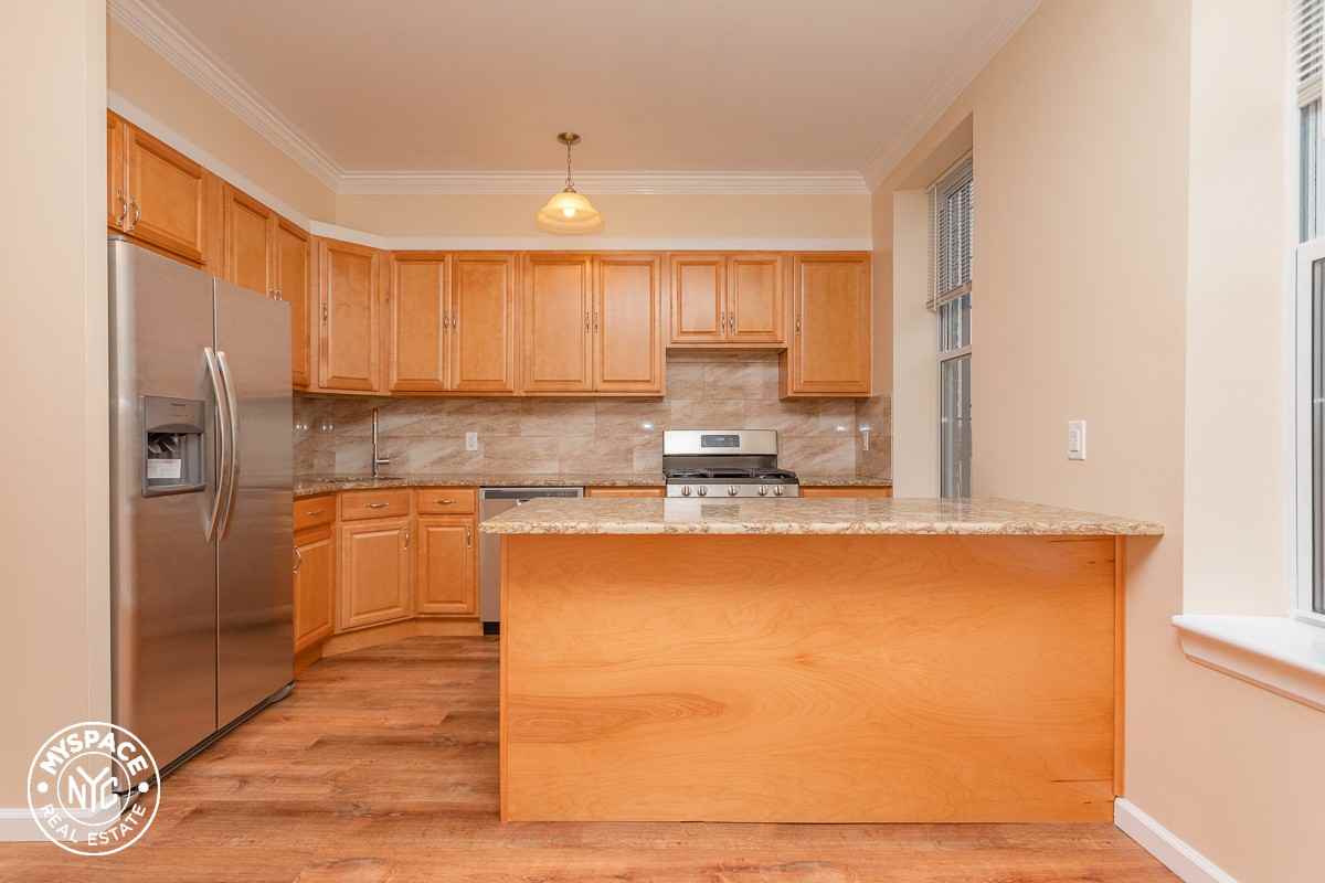 7410 74-10 64th Pl #3 - Photo 3 of 19