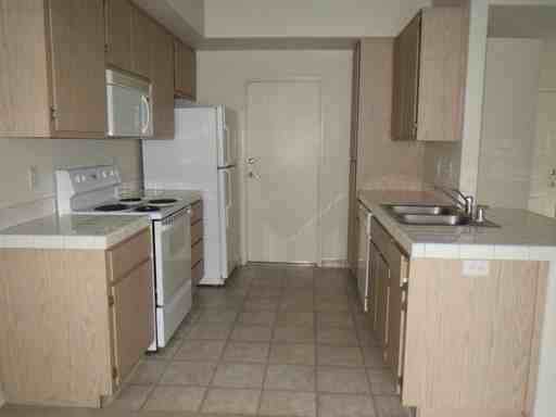 1229 W Spruce Ave - Photo 2 of 8