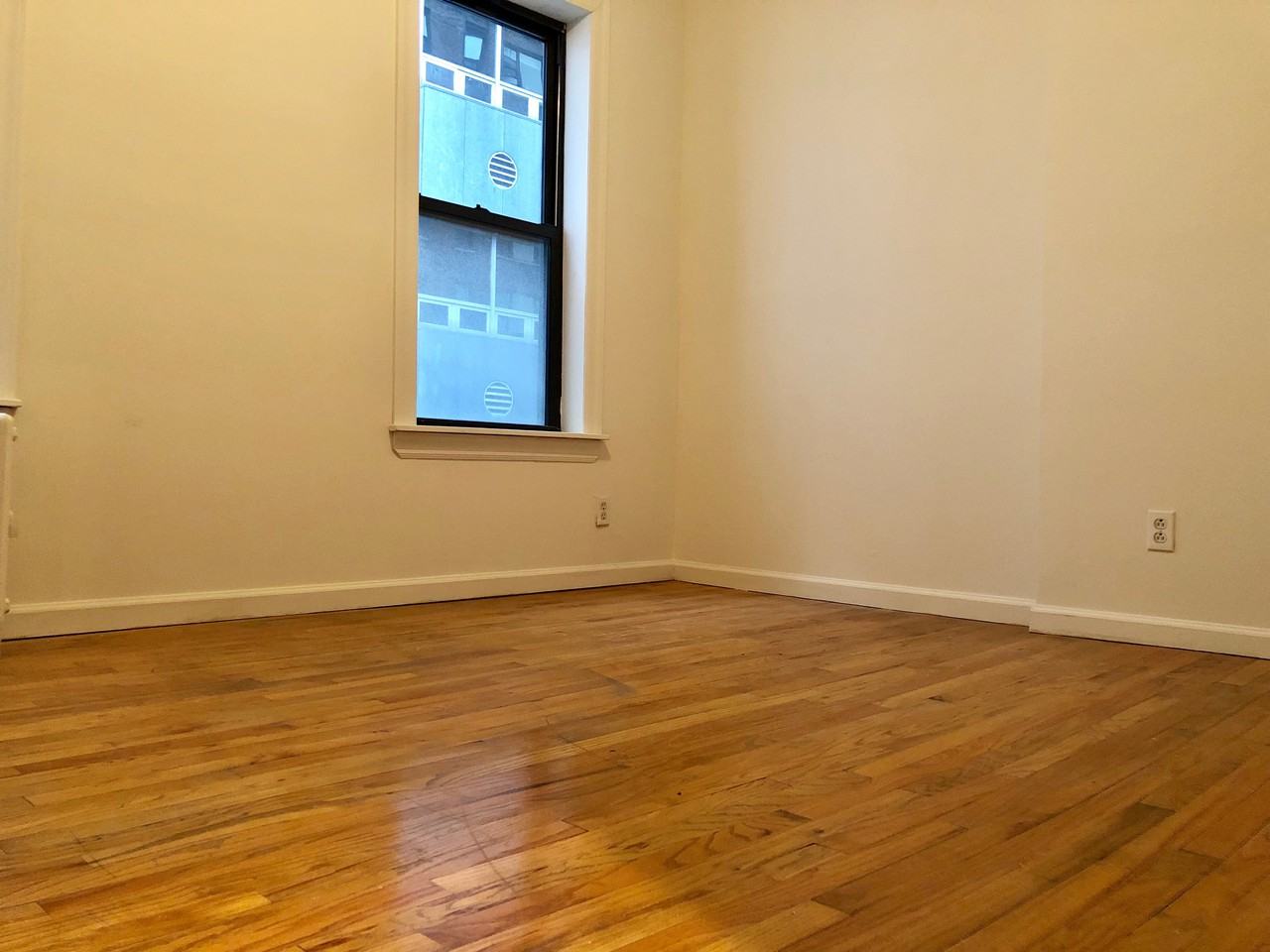 2nd Ave & E 49th St #5D