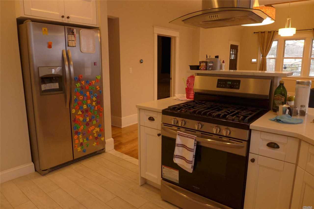 172 4th Ave - Photo 2 of 11