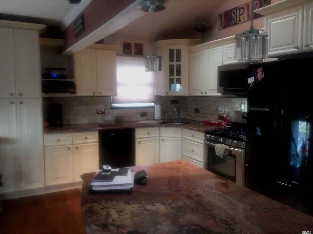 138 W Santa Barbara Rd - Photo 3 of 10