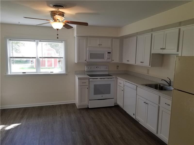 323 Birch Ave - Photo 3 of 13