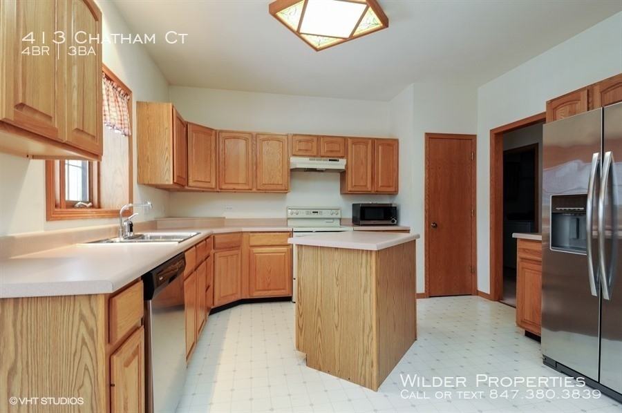 413 Chatham Ct - Photo 3 of 10