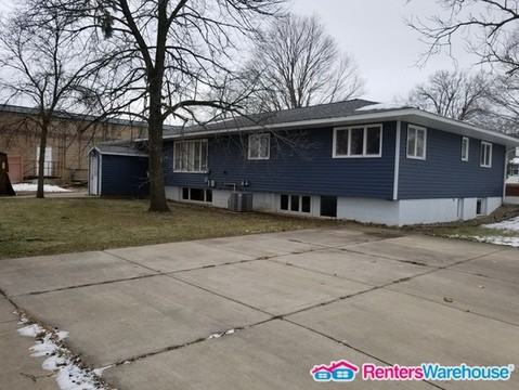 32 1st Ave Nw - Photo 2 of 8