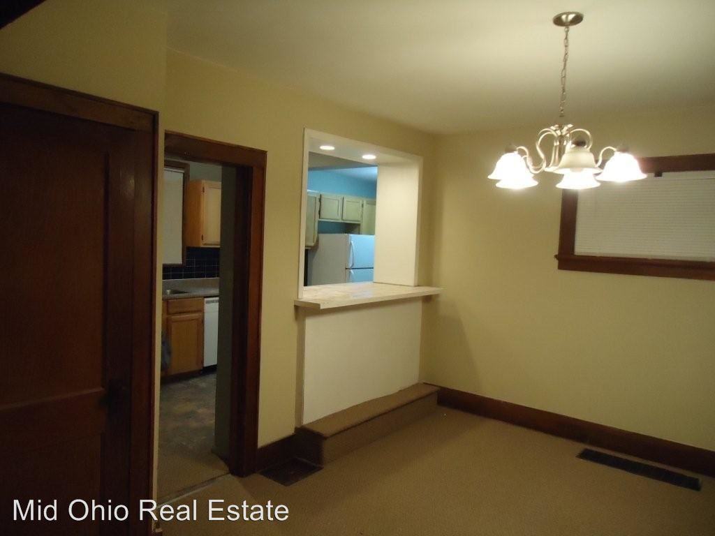 673 Bedford Ave - Photo 2 of 7