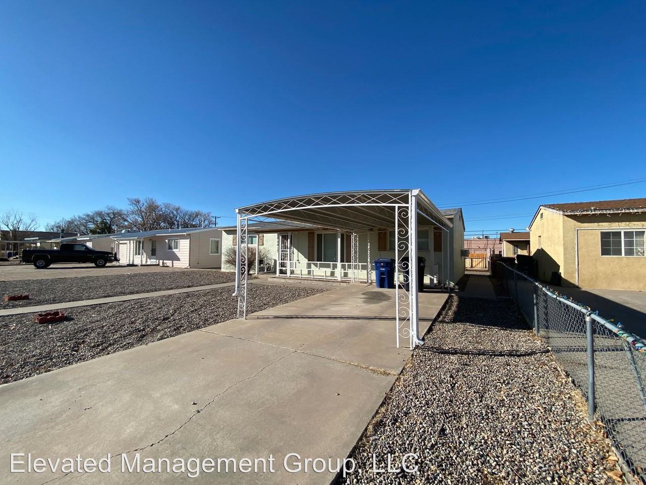 2417 Madeira Ne - Photo 3 of 28