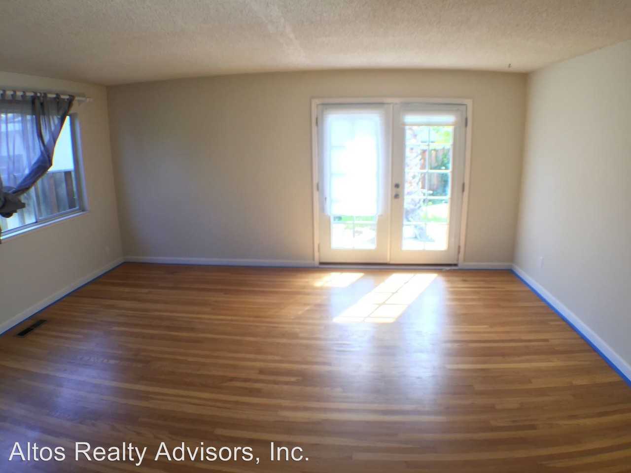 810 Ladis Court - Photo 2 of 10